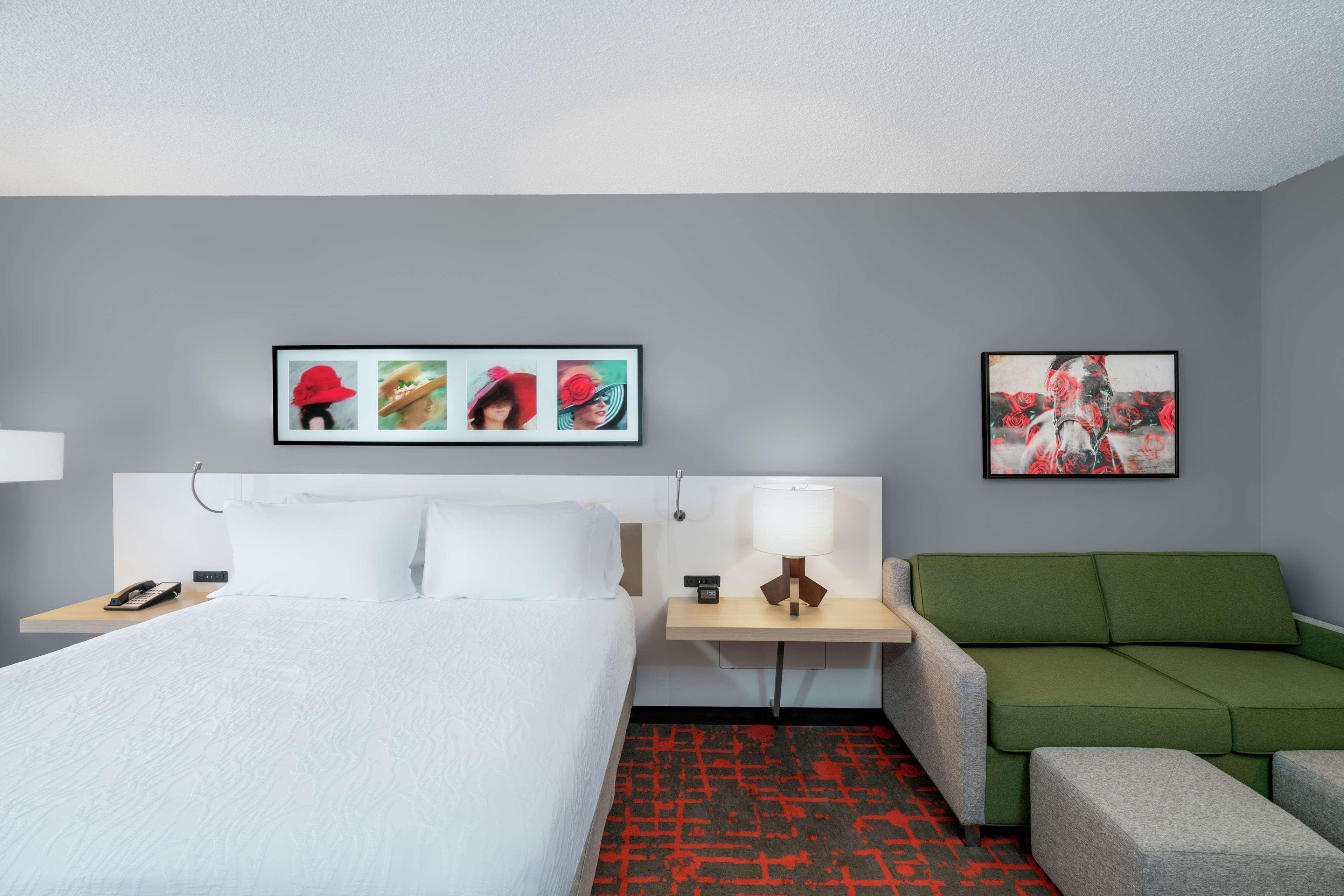 Hilton Garden Inn Louisville East Екстер'єр фото