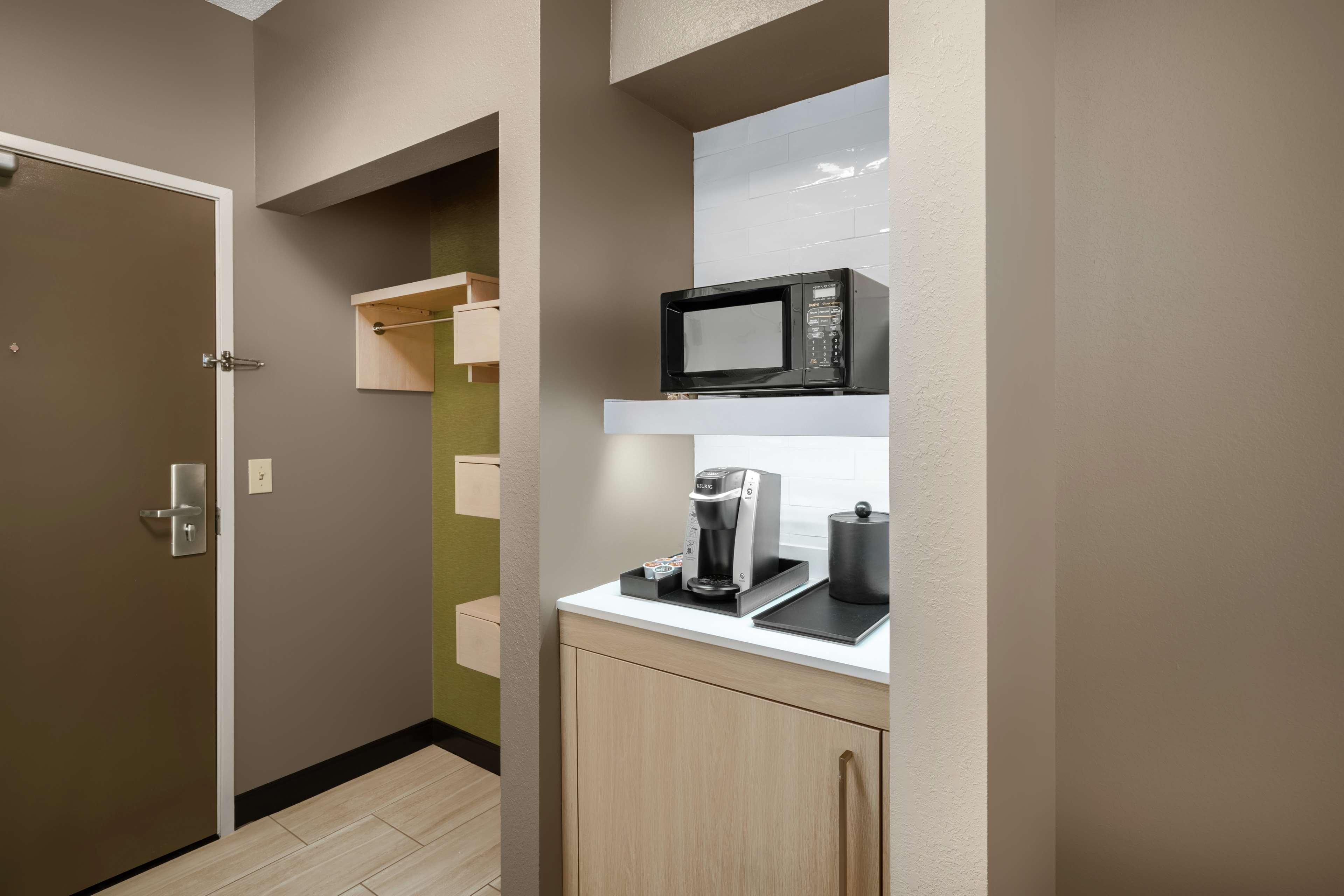 Hilton Garden Inn Louisville East Екстер'єр фото