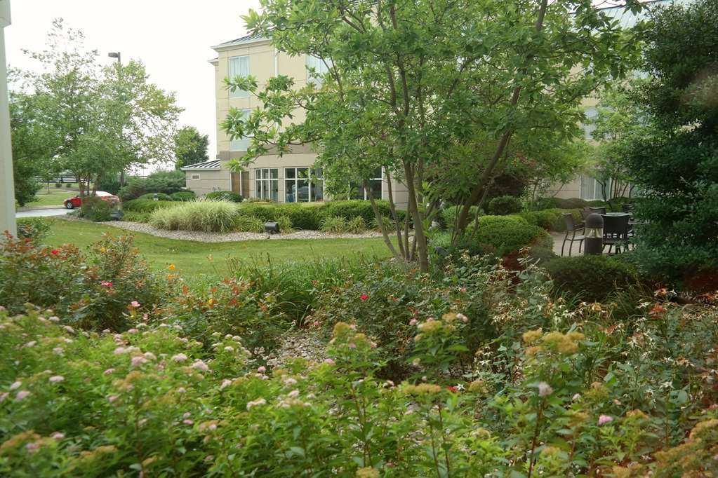 Hilton Garden Inn Louisville East Екстер'єр фото