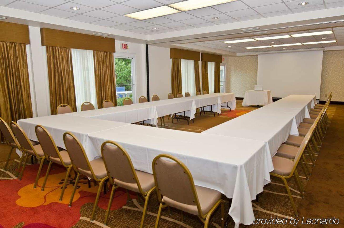 Hilton Garden Inn Louisville East Екстер'єр фото